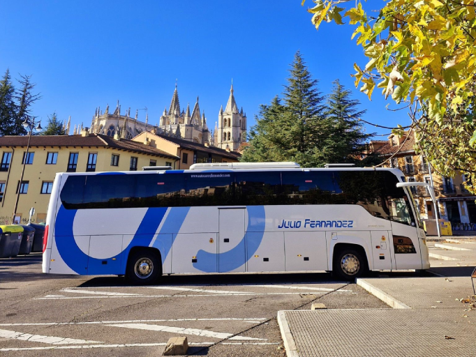 Alquilar autobús para Nacionales y transaccionales en Autocares Julio Fernández
