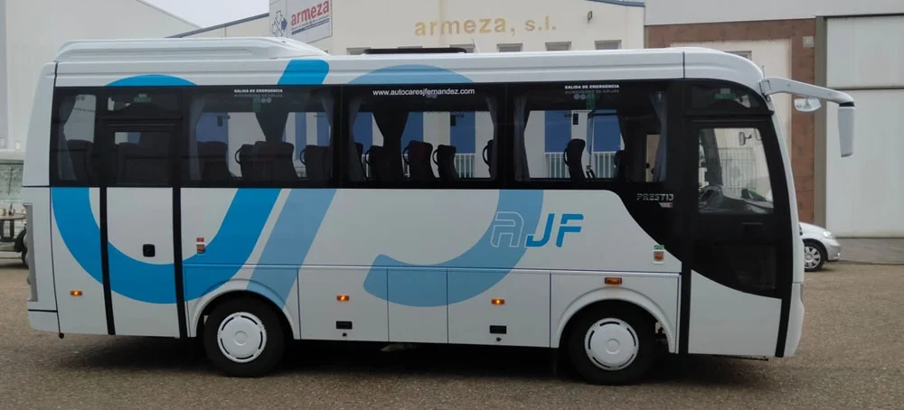 Autocares Julio Fernández - autobús de transporte publico