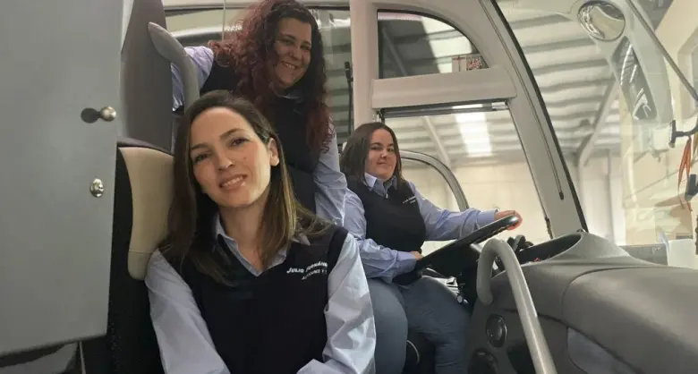 Autocares Julio Fernández - trabajadoras de la empresa